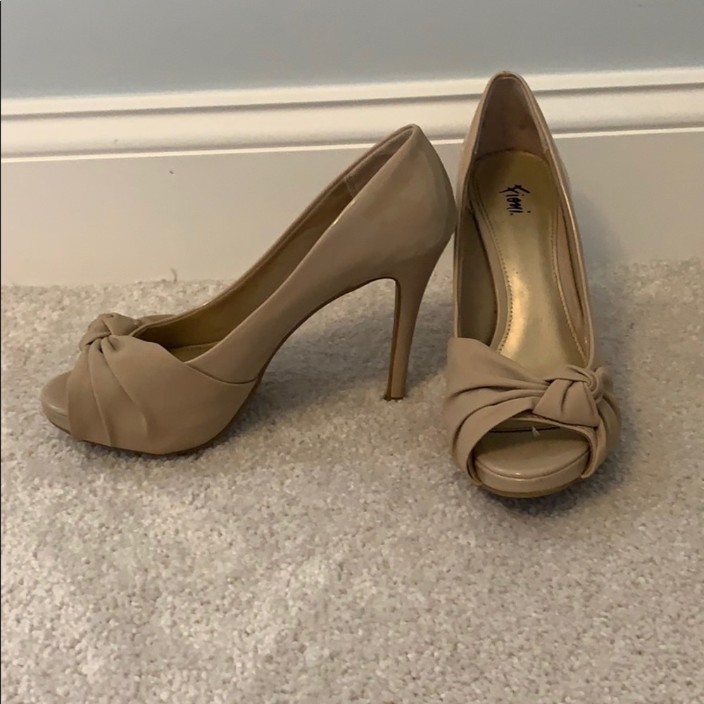 Size 7 Fioni nude heels